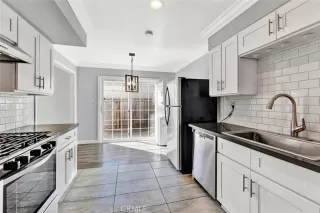 Photo #4: OC23196132 Listing