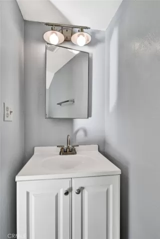 Photo #6: OC23196132 Listing