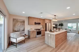 Photo #2: OC23196180 Listing 