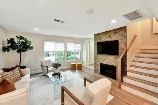 Photo #3: OC23196180 Listing 