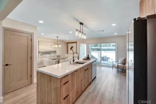 Photo #4: OC23196180 Listing 