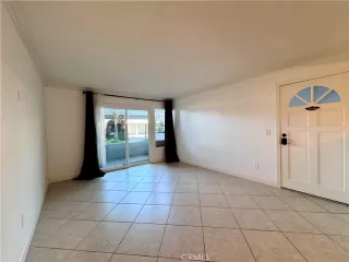 Photo #3: OC23196380 Listing 