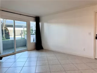 Photo #6: OC23196380 Listing 