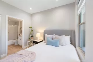 Photo #3: OC23196382 Listing 