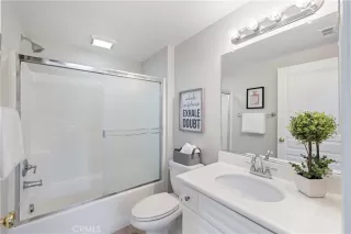 Photo #4: OC23196382 Listing 