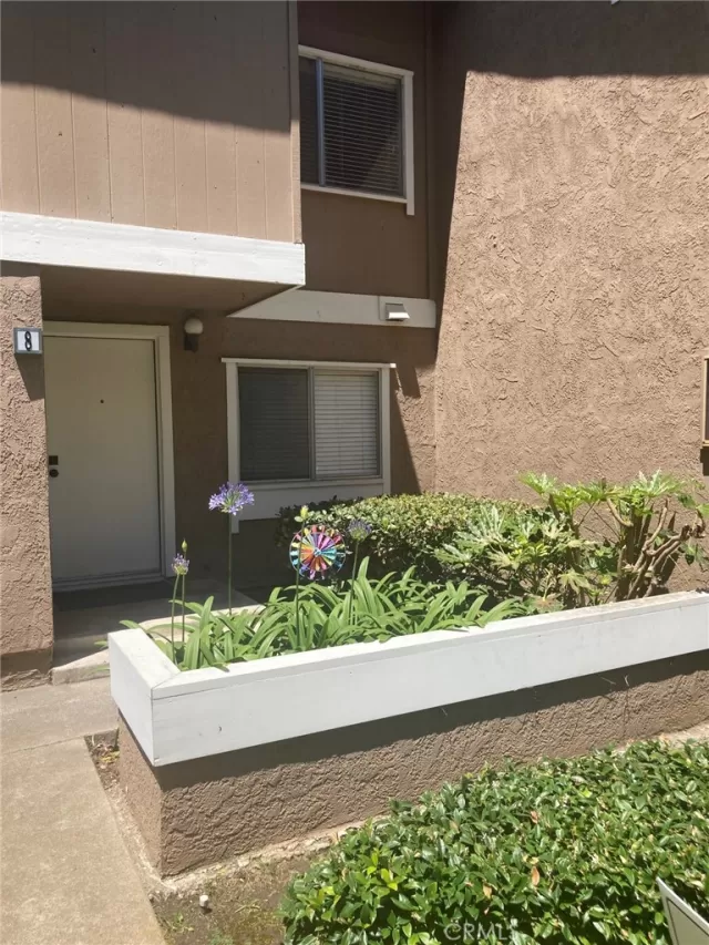 MLS: OC23196525 Condo For Sale