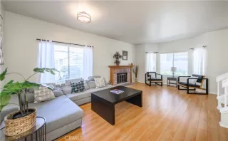 Photo #4: OC23196537 Listing 