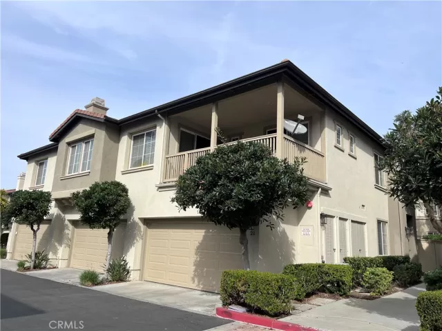 MLS: OC23196543 Condo For Sale