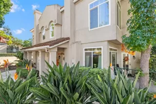 Photo #1: OC23196619 Listing