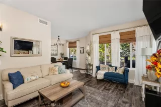 Photo #3: OC23196619 Listing