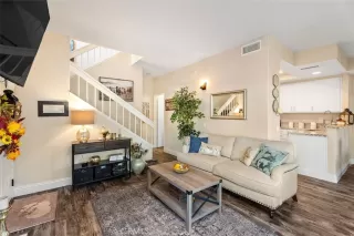 Photo #5: OC23196619 Listing