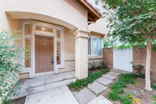 Photo #3: OC23196686 Listing 