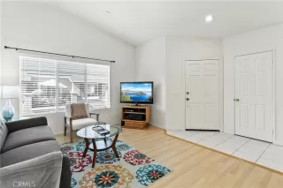 Photo #5: OC23197016 Listing 