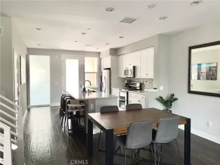 Photo #5: OC23197026 Listing 