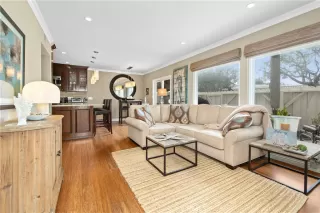 Photo #2: OC23197193 Listing 