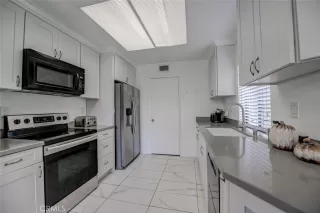 Photo #5: OC23197199 Listing 