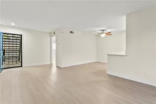 Photo #4: OC23197461 Listing 