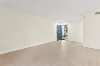 Photo #5: OC23197461 Listing 