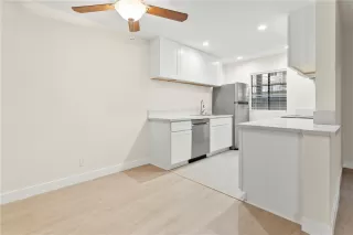 Photo #6: OC23197461 Listing 