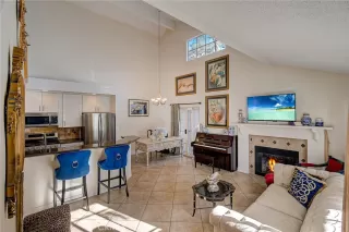 Photo #3: OC23197528 Listing 