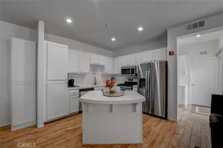 Photo #6: OC23198240 Listing