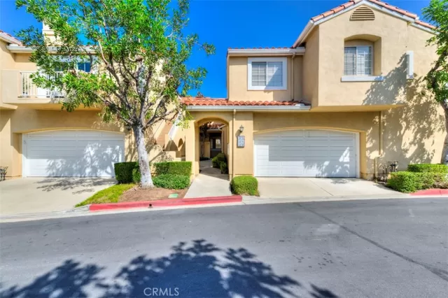 MLS: OC23198577 Condo For Sale