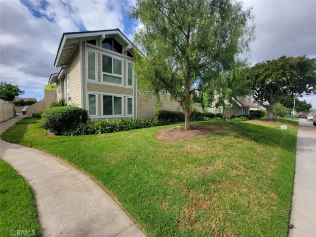 MLS: OC23199243 Condo For Sale