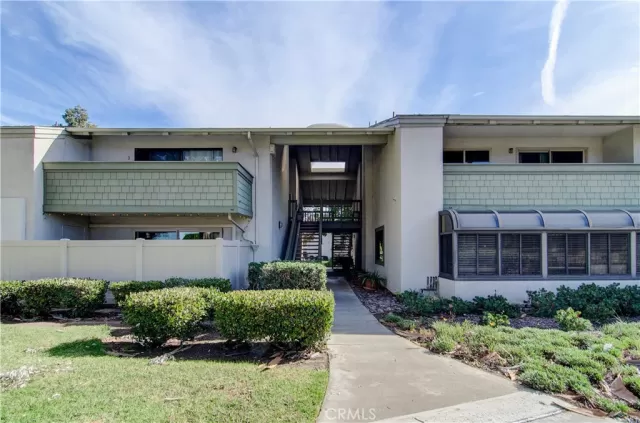 MLS: OC23199297 Condo For Sale