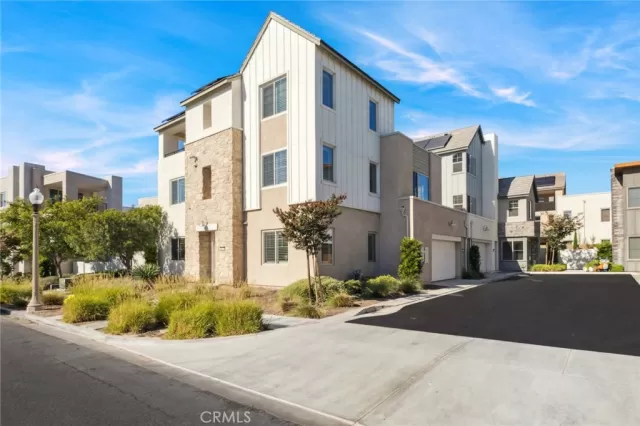 MLS: OC23199441 Condo For Sale