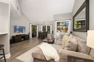 Photo #1: OC23200179 Listing