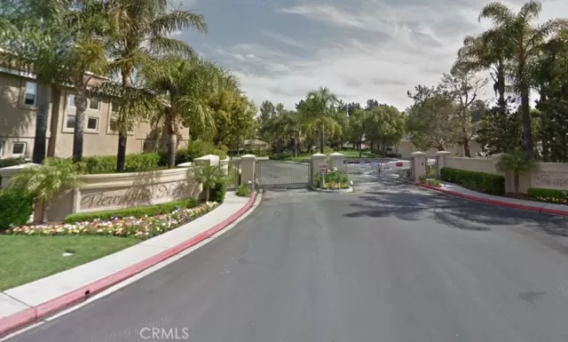 MLS: OC23200292 Condo For Sale