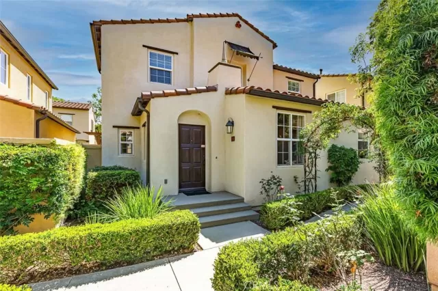 MLS: OC23200343 Condo For Sale