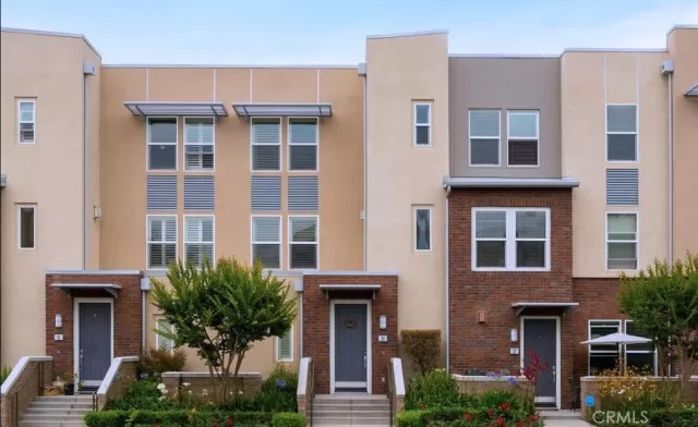 MLS: OC23200354 Condo For Sale