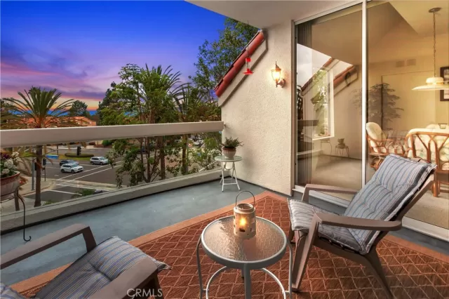 MLS: OC23201169 Condo For Sale