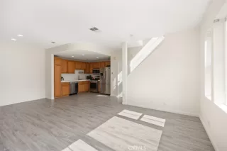 Photo #5: OC23201417 Listing