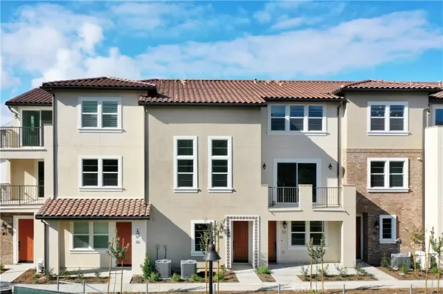 MLS: OC23201517 Condo For Sale