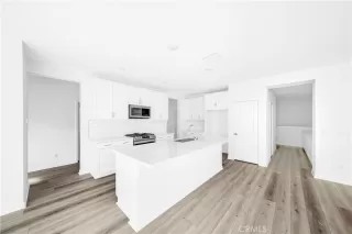 Photo #4: OC23201517 Listing 