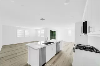 Photo #5: OC23201517 Listing 