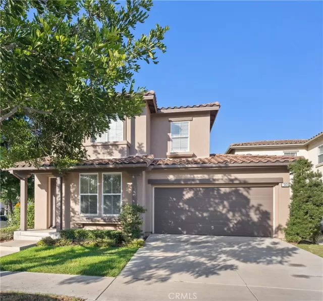 MLS: OC23201540 Condo For Sale