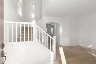 Photo #2: OC23201540 Listing