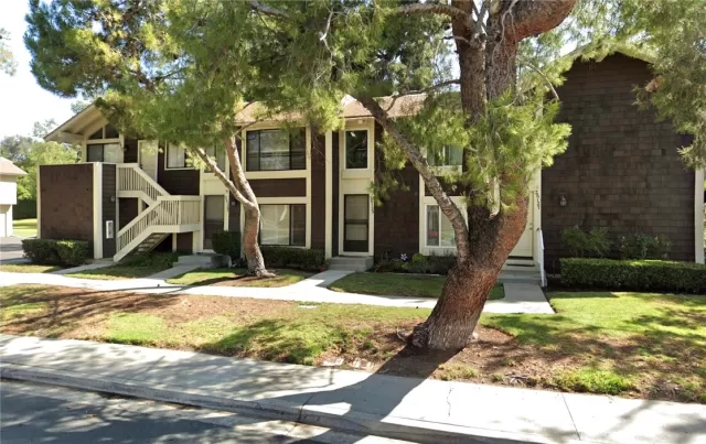 MLS: OC23201578 Condo For Sale