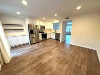 Photo #4: OC23201578 Listing 