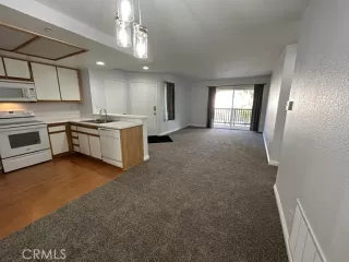 Photo #6: OC23201850 Listing 