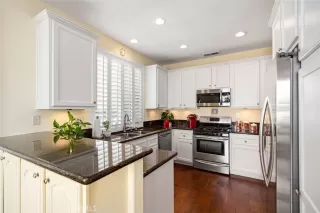 Photo #6: OC23202012 Listing 