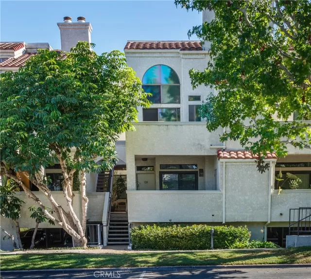 MLS: OC23202024 Condo For Sale