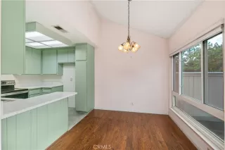 Photo #5: OC23202046 Listing