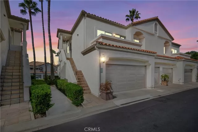 MLS: OC23202146 Condo For Sale