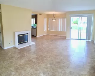 Photo #3: OC23202165 Listing 