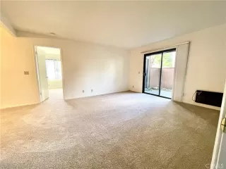 Photo #4: OC23202190 Listing 