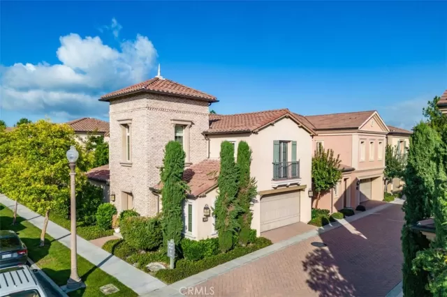 MLS: OC23202291 Condo For Sale